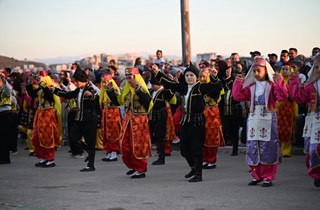 Gemlik’in Genç Sanatçıları, 19 Mayıs’ta Yeteneklerini Sergiledi